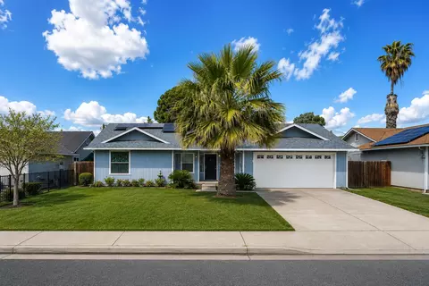 742 E Morton Ave, Porterville, CA 93257