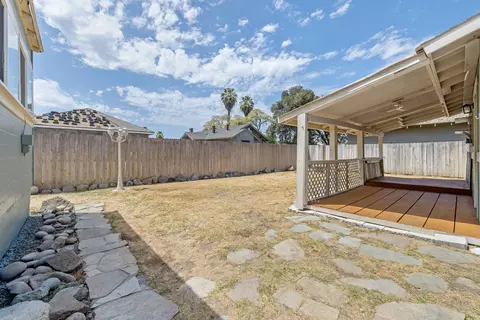 Exterior - 112 Irwin Ct, Hanford, CA 93230 photo 10 of 18