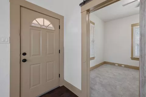 Entry Way - 112 Irwin Ct, Hanford, CA 93230 photo 1 of 3
