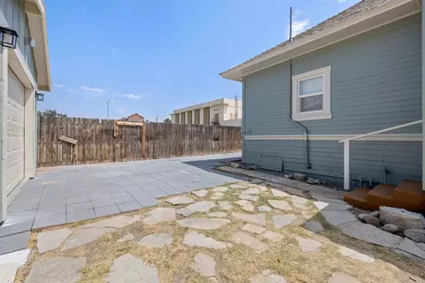 Exterior - 112 Irwin Ct, Hanford, CA 93230 photo 9 of 18