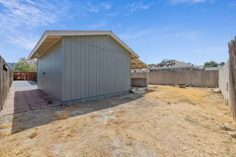 Exterior - 112 Irwin Ct, Hanford, CA 93230 photo 15 of 18