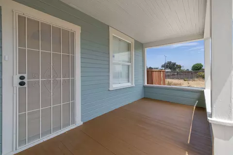 Exterior - 112 Irwin Ct, Hanford, CA 93230 photo 3 of 18