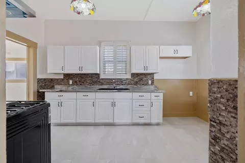 Kitchen - 112 Irwin Ct, Hanford, CA 93230 photo 1 of 3