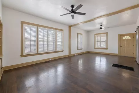 Living - 112 Irwin Ct, Hanford, CA 93230 photo 5 of 6