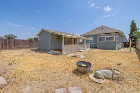 Exterior - 112 Irwin Ct, Hanford, CA 93230 photo 14 of 18