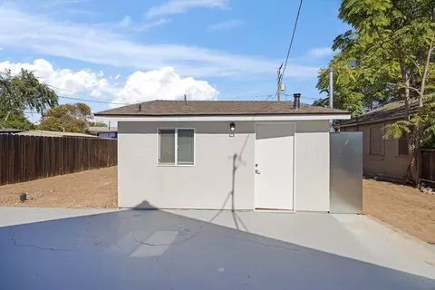 Exterior - 309 S Quince Ave, Exeter, CA 93221 photo 5 of 7