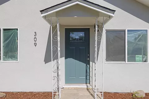 Exterior - 309 S Quince Ave, Exeter, CA 93221 photo 2 of 7