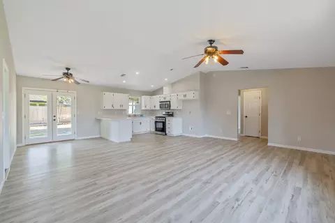 Living - 536 Cosart Ct, Exeter, CA 93221 photo 3 of 5