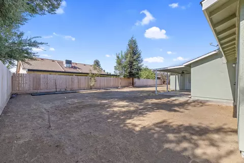 Exterior - 536 Cosart Ct, Exeter, CA 93221 photo 5 of 11