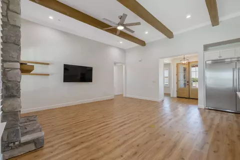 Living - 230 Old Line Ave, Exeter, CA 93221 photo 4 of 4