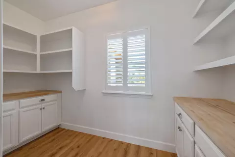 Entry Way - 230 Old Line Ave, Exeter, CA 93221 photo 7 of 13