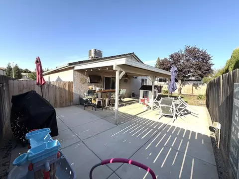 Exterior - 1729 E Monte Verde Ave, Visalia, CA 93292 photo 5 of 6