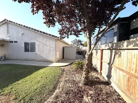 Exterior - 1729 E Monte Verde Ave, Visalia, CA 93292 photo 6 of 6