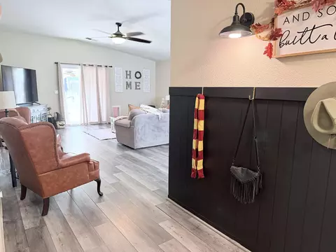 Entry Way - 1729 E Monte Verde Ave, Visalia, CA 93292 photo 2 of 6