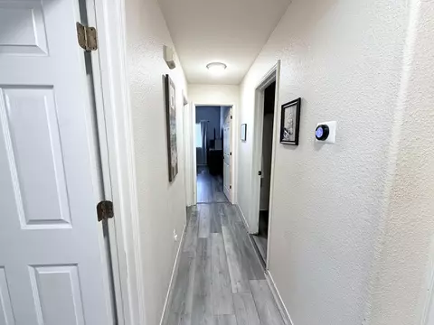 Entry Way - 1729 E Monte Verde Ave, Visalia, CA 93292 photo 5 of 6
