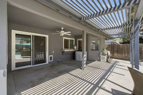 Exterior - 804 Woods Pl, Exeter, CA 93221 photo 3 of 11