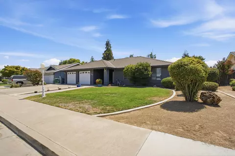 Exterior - 804 Woods Pl, Exeter, CA 93221 photo 2 of 11