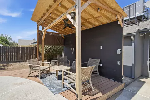 Exterior - 804 Woods Pl, Exeter, CA 93221 photo 9 of 11