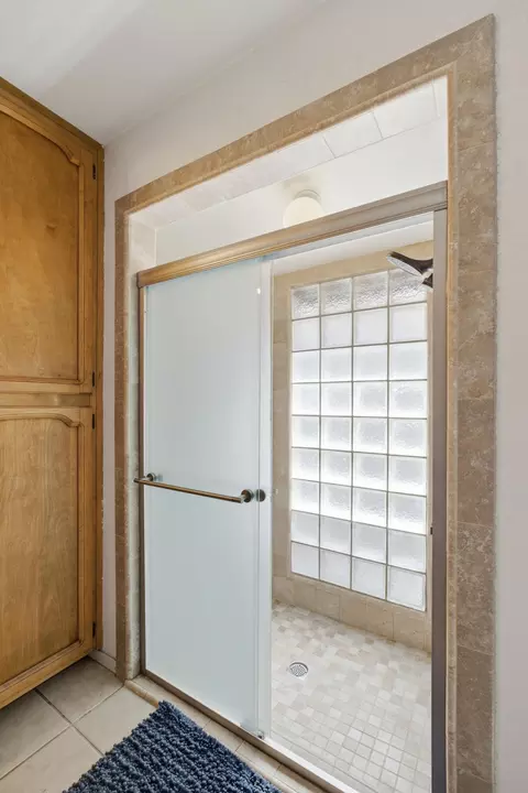 Bath - 804 Woods Pl, Exeter, CA 93221 photo 5 of 5