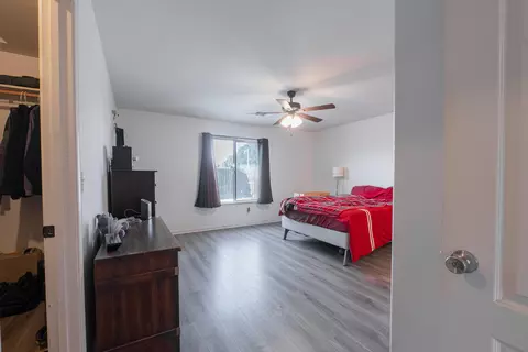Bedroom - 980 Yosemite Dr, Lemoore, CA 93245 photo 6 of 8