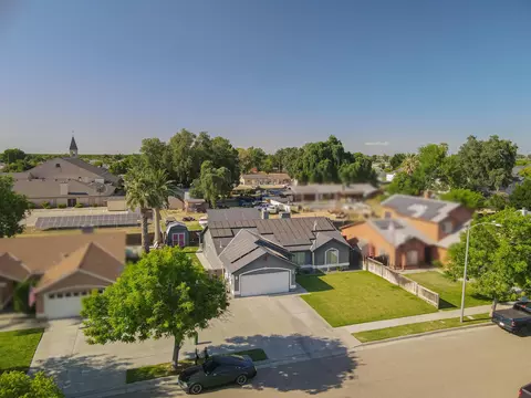 View/Area - 980 Yosemite Dr, Lemoore, CA 93245 photo 9 of 12