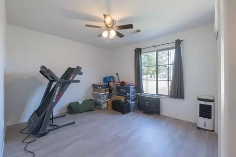 Bedroom - 980 Yosemite Dr, Lemoore, CA 93245 photo 4 of 8