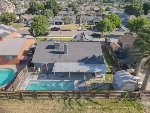 View/Area - 980 Yosemite Dr, Lemoore, CA 93245 photo 3 of 12