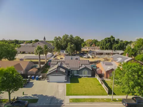View/Area - 980 Yosemite Dr, Lemoore, CA 93245 photo 7 of 12