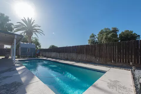 Exterior - 980 Yosemite Dr, Lemoore, CA 93245 photo 6 of 16