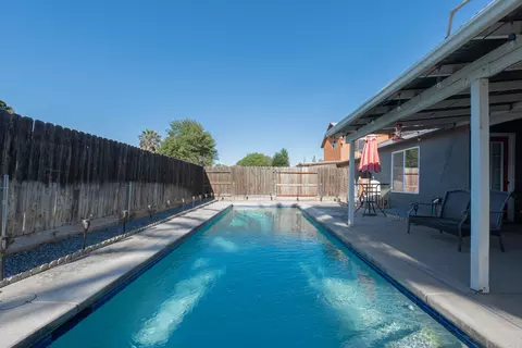 Exterior - 980 Yosemite Dr, Lemoore, CA 93245 photo 7 of 16