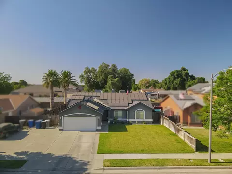 View/Area - 980 Yosemite Dr, Lemoore, CA 93245 photo 6 of 12
