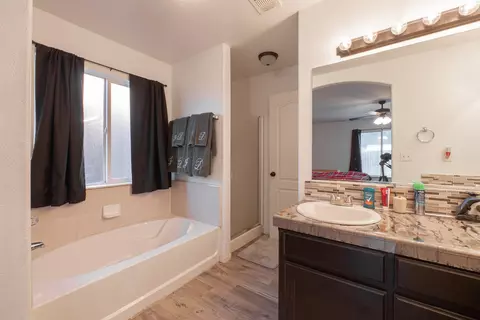 Other - 980 Yosemite Dr, Lemoore, CA 93245 photo 8 of 10