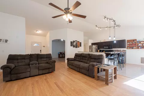 Other - 980 Yosemite Dr, Lemoore, CA 93245 photo 5 of 10
