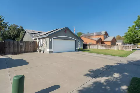 Other - 980 Yosemite Dr, Lemoore, CA 93245 photo 1 of 10