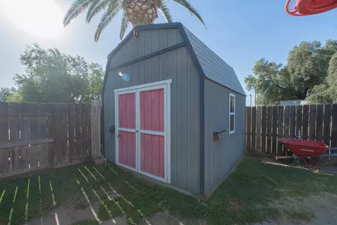 Other - 980 Yosemite Dr, Lemoore, CA 93245 photo 4 of 10