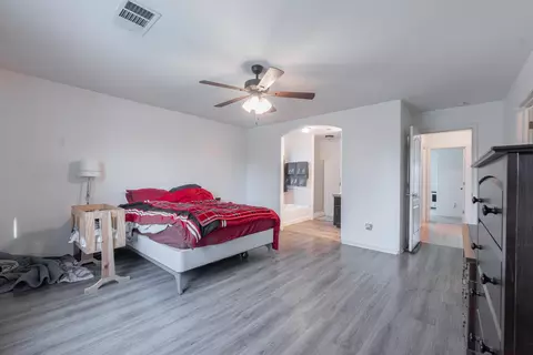Bedroom - 980 Yosemite Dr, Lemoore, CA 93245 photo 7 of 8