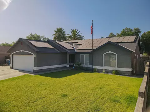 Exterior - 980 Yosemite Dr, Lemoore, CA 93245 photo 14 of 16
