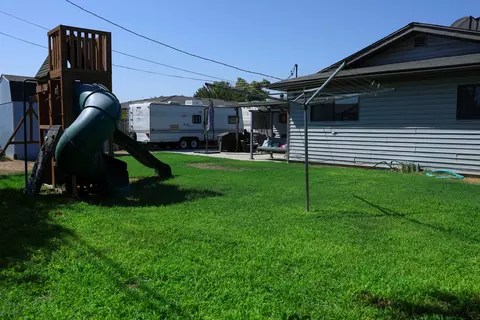 Exterior - 1709 E Burton Ave, Tulare, CA 93274 photo 8 of 8