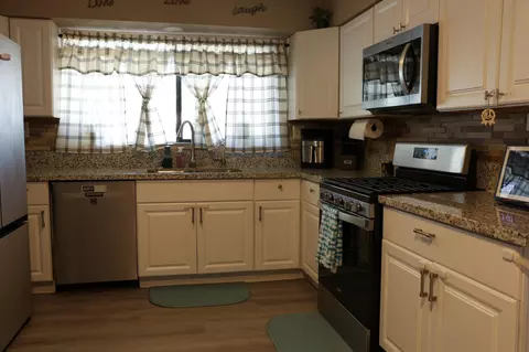 Kitchen - 1709 E Burton Ave, Tulare, CA 93274 photo 2 of 3
