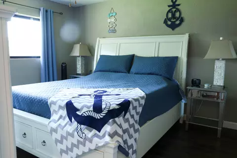 Bedroom - 1709 E Burton Ave, Tulare, CA 93274 photo 3 of 4