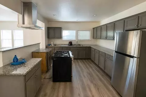 429 B St, Lemoore, CA 93245 photo 4