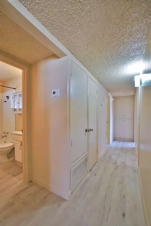 Entry Way - 905 E Florinda St, Hanford, CA 93230 photo 1 of 1