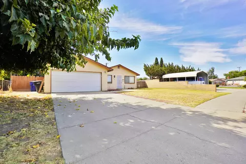 Exterior - 905 E Florinda St, Hanford, CA 93230 photo 2 of 15