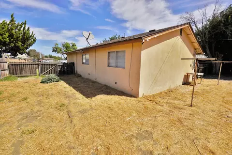 Exterior - 905 E Florinda St, Hanford, CA 93230 photo 13 of 15