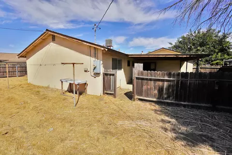 Exterior - 905 E Florinda St, Hanford, CA 93230 photo 7 of 15