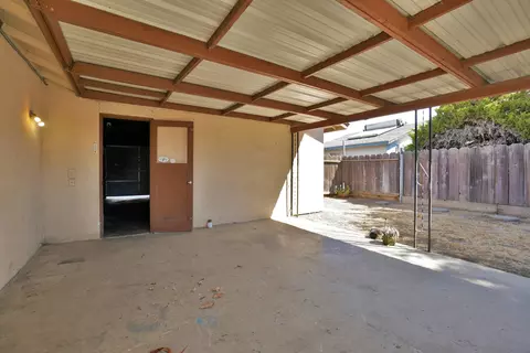 Exterior - 905 E Florinda St, Hanford, CA 93230 photo 3 of 15