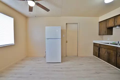 Other - 905 E Florinda St, Hanford, CA 93230 photo 3 of 7