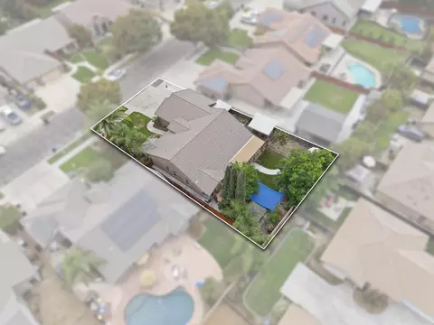 View/Area - 2234 N Carson Ct, Visalia, CA 93291 photo 4 of 5