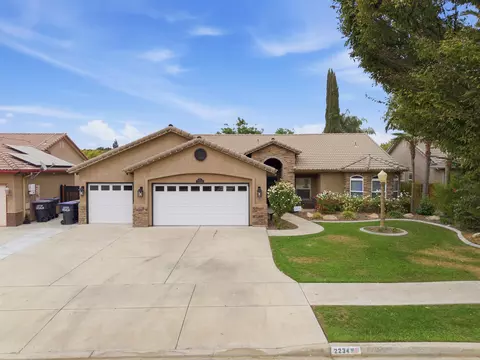 Exterior - 2234 N Carson Ct, Visalia, CA 93291 photo 2 of 17