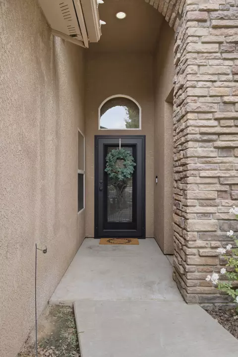 Entry Way - 2234 N Carson Ct, Visalia, CA 93291 photo 1 of 6